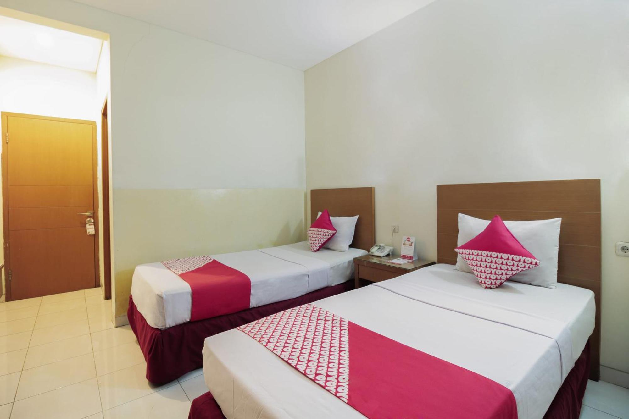 Capital O Galaxy Inn Bandung Exterior photo