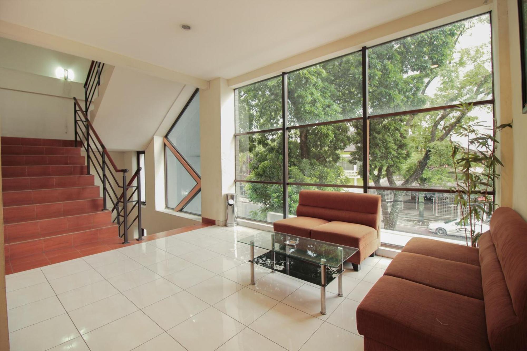 Capital O Galaxy Inn Bandung Exterior photo