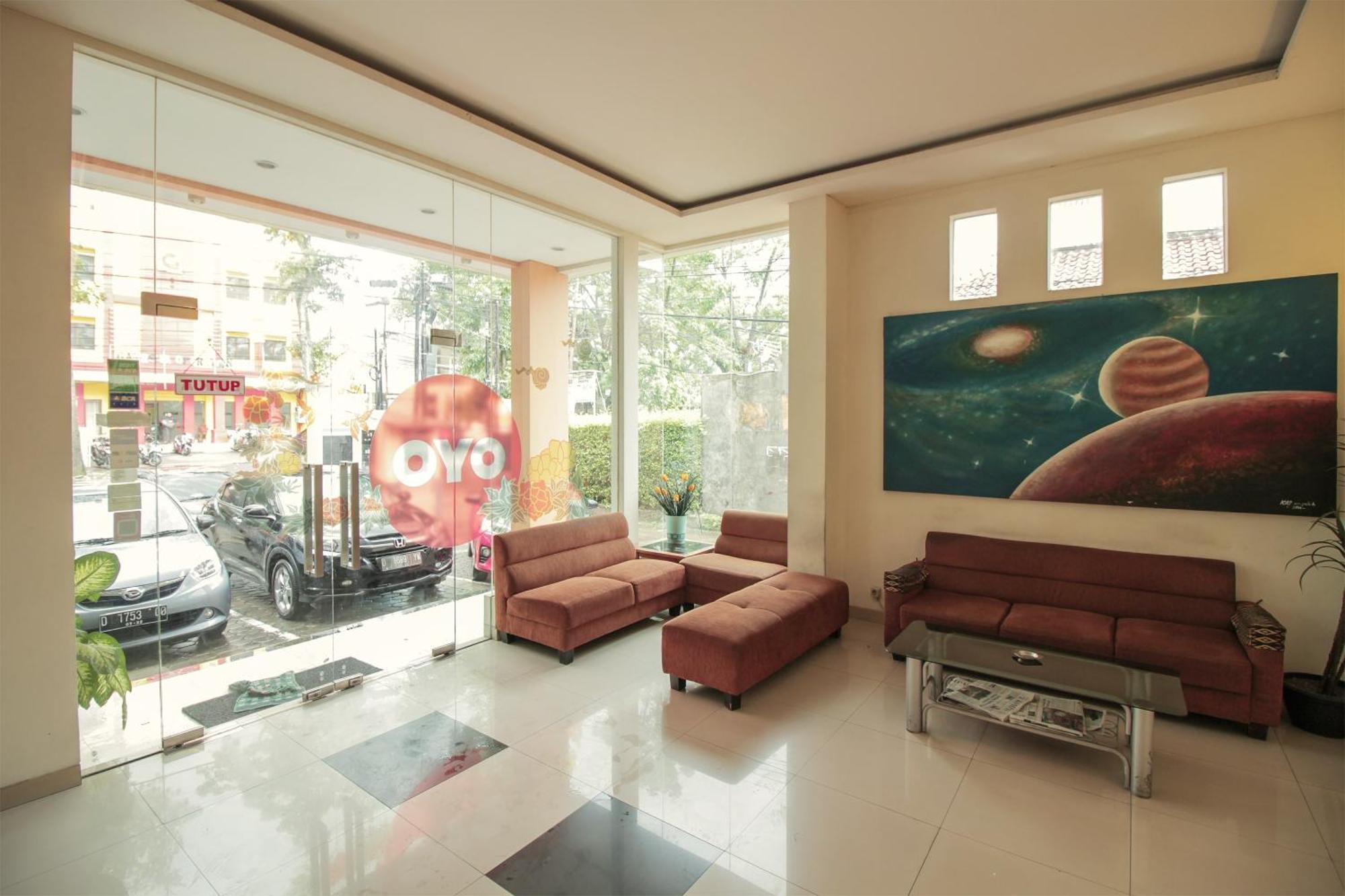 Capital O Galaxy Inn Bandung Exterior photo