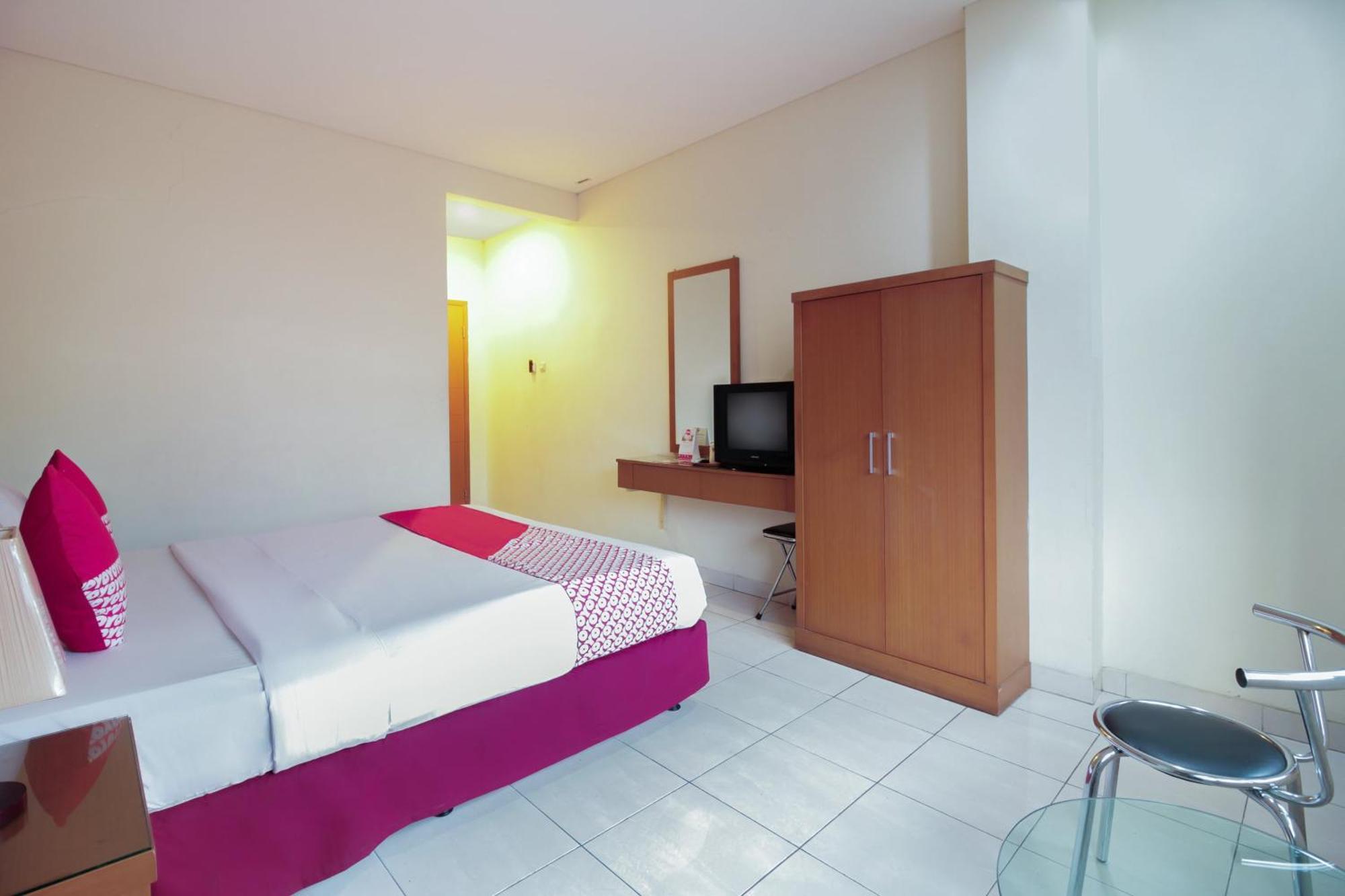 Capital O Galaxy Inn Bandung Exterior photo