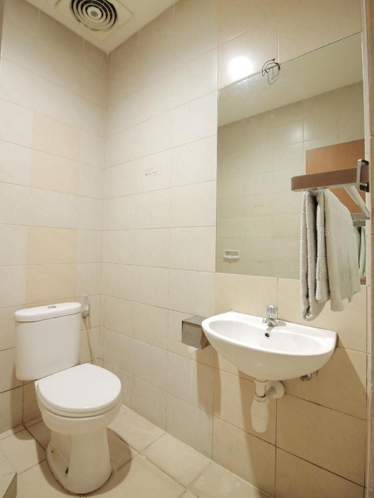 Capital O Galaxy Inn Bandung Exterior photo